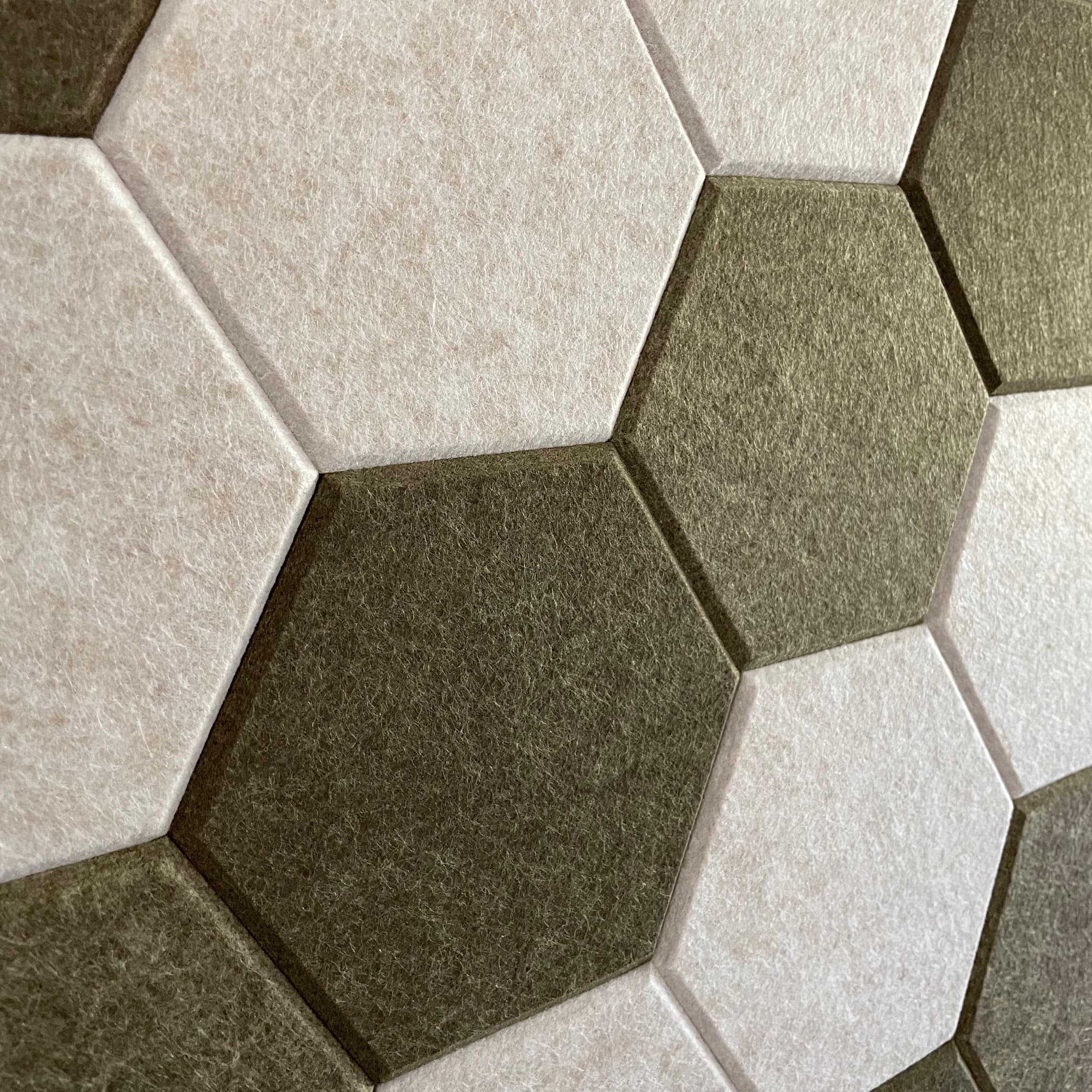 EASYfelt PET-vilt akoestische wandbekleding Stick Hex zelfklevend close-up