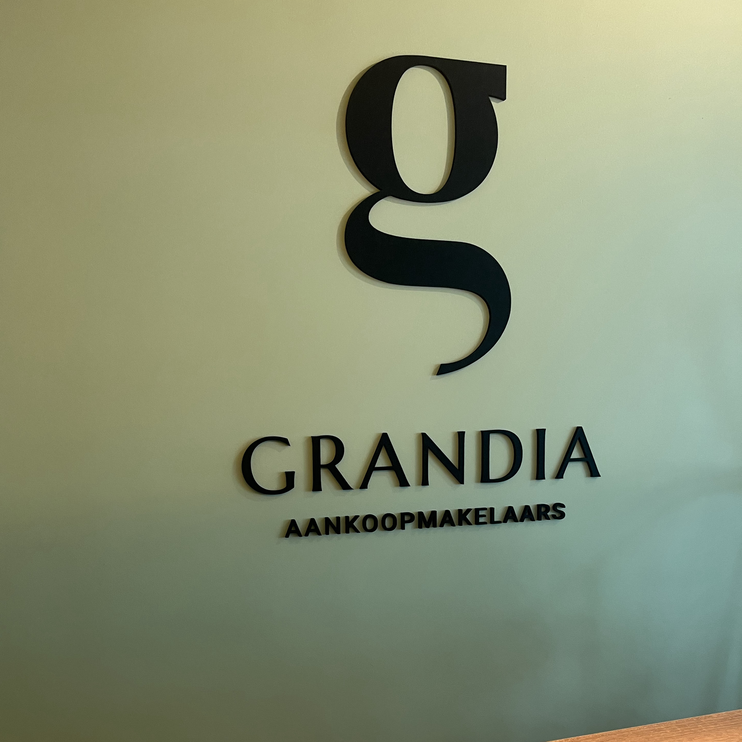 EASYfelt duurzaam PET-vilt maatwerk Grandia logo op maat zelfklevend